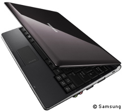 Bei der schwarzen Variante des NC10 sind unschöne Fingerabdrücke quasi vorprogrammiert